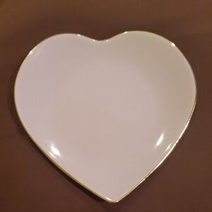 Vintage William Sonoma Heart Plates (set of 4)